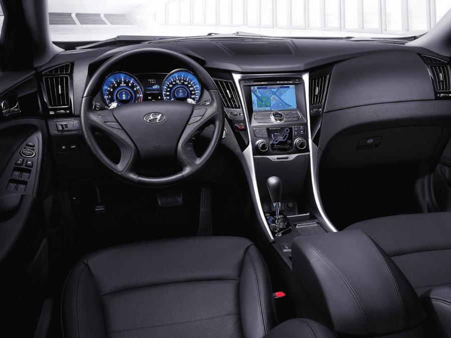  Hyundai Sonata 2009 года  (фото 2 из 40)